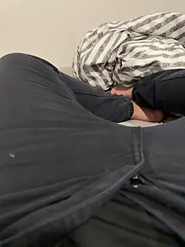 Gustavozx01 online show from 11/13/25, 02:21