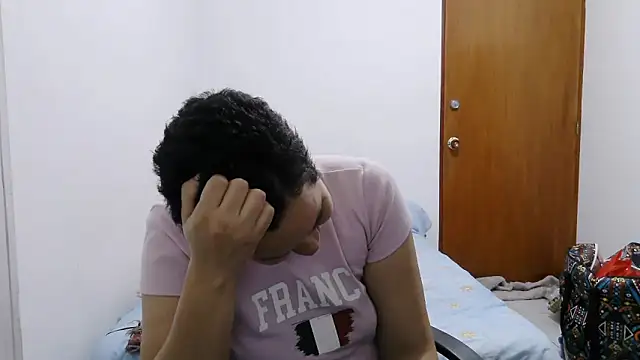 luxandracon23 online show from 02/04/26, 01:11