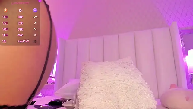 SophiaSmiiths  online show from 02/16/25, 06:43