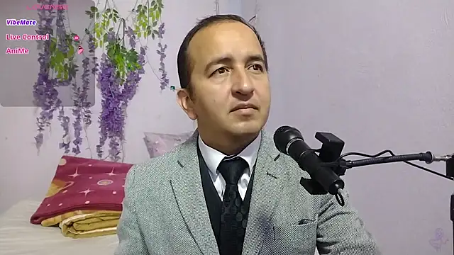 Snapshot of yazforeSolo chatting on 09/28/25, 03:28 yazforeSolo online show from 09/28/25, 03:28