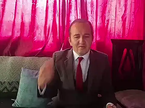 Snapshot of yazforeSolo chatting on 10/02/25, 02:24 yazforeSolo online show from 10/02/25, 02:24