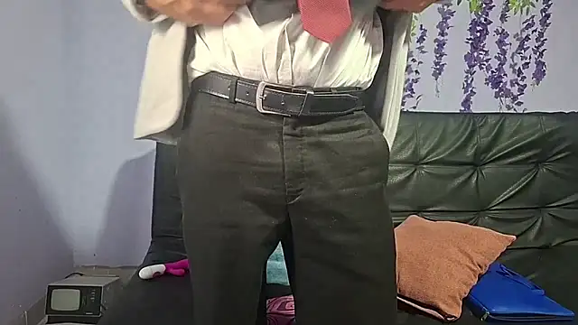 Snapshot of yazforeSolo chatting on 11/13/25, 03:55 yazforeSolo online show from 11/13/25, 03:55