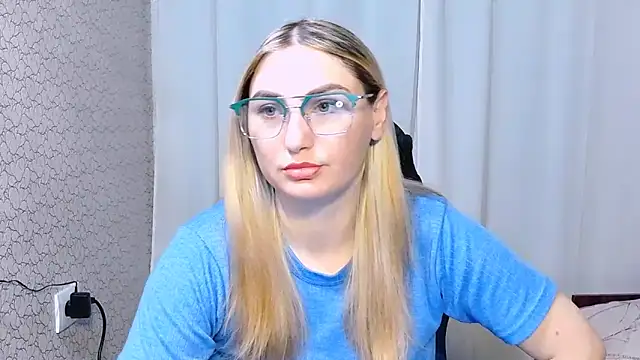 Snapshot of JaneLaJewel chatting on 11/10/25, 10:03 JaneLaJewel online show from 11/10/25, 10:03