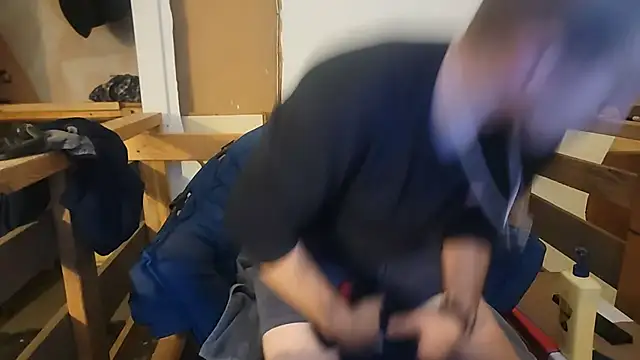 ScubaStevex online show from 12/26/24, 08:18