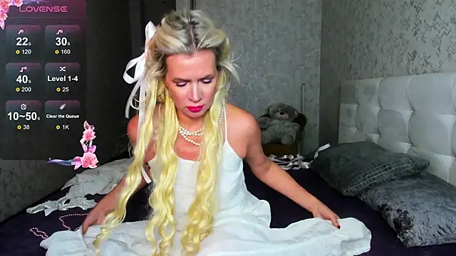 Luna  Lewis online show from 01/29/25, 11:20