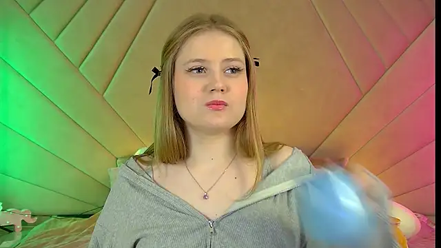 SelinSwarovski online show from 03/17/25, 01:57