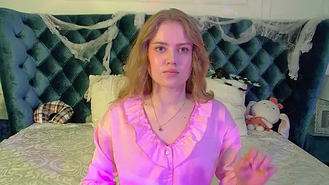 SelinSwarovski online show from 10/30/25, 06:08