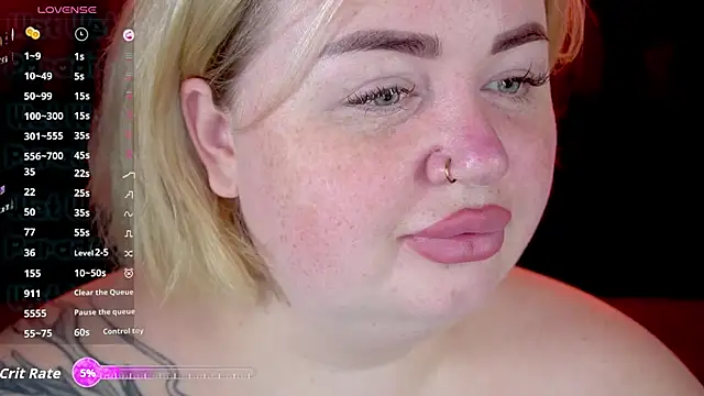 Snapshot of ZaraReignn chatting on 11/25/25, 07:08 ZaraReignn online show from 11/25/25, 07:08