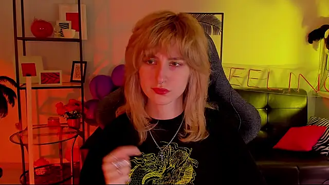 LuxRayi online show from 01/06/25, 02:47