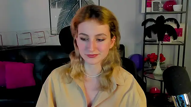 LuxRayi online show from 01/25/25, 09:35