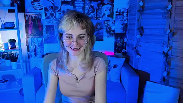 LuxRayi online show from 03/12/25, 06:33