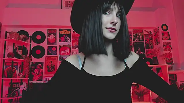 LuxRayi online show from 03/19/25, 05:50