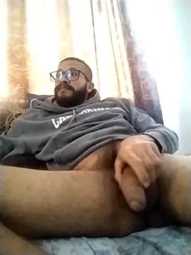 Snapshot of hairyserious chatting on 01/14/25, 01:28 hairyserious online show from 01/14/25, 01:28