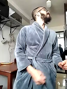 Snapshot of hairyserious chatting on 03/11/25, 04:29 hairyserious online show from 03/11/25, 04:29