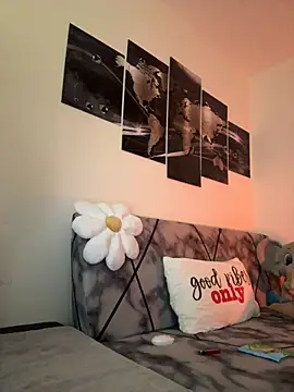 Eelleen online show from 12/04/25, 02:37