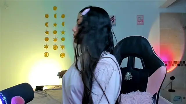 Snapshot of Kaoriyoshii chatting on 11/19/25, 11:27 Kaoriyoshii online show from 11/19/25, 11:27