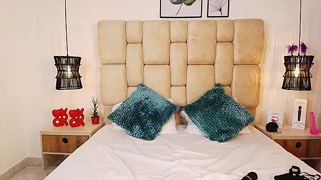 AdharaSmithh online show from 03/20/25, 11:56