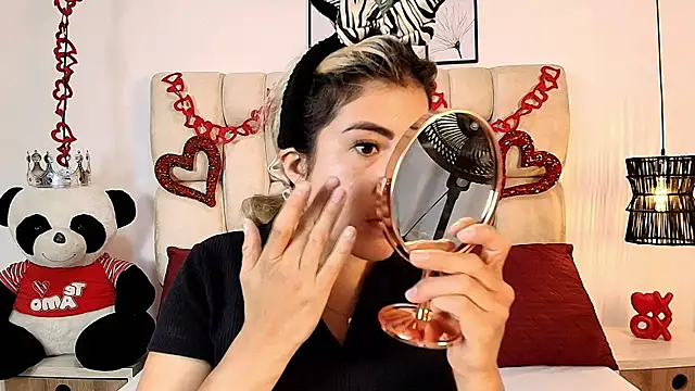 AdharaSmithh online show from 09/08/25, 05:45