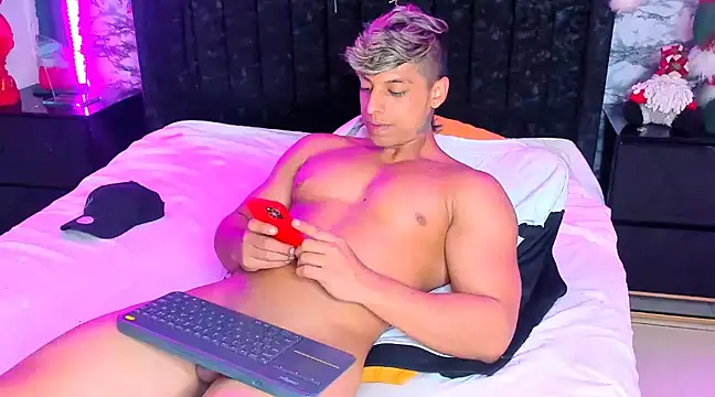 Owen Muzcle online show from 12/05/24, 07:38