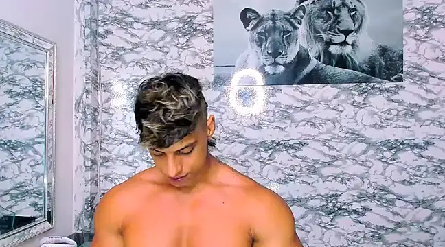 Owen Muzcle online show from 01/10/25, 01:42