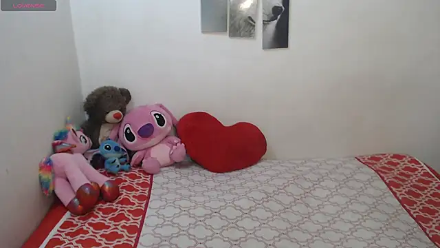 Snapshot of Pocahontas_Princess_ chatting on 05/08/26, 03:06 Pocahontas Princess online show from 05/08/26, 03:06
