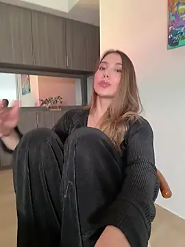 SophieRaily  online show from 02/04/25, 11:49