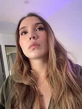 SophieRaily  online show from 10/01/25, 06:58