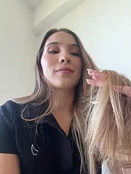 SophieRaily  online show from 10/28/25, 08:44