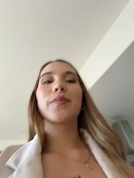 SophieRaily  online show from 01/07/26, 08:33