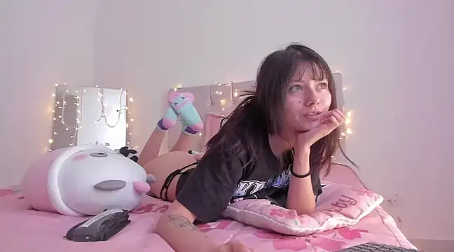 Snapshot of Sakito_Tokio chatting on 01/02/25, 08:57 Sakito Tokio online show from 01/02/25, 08:57