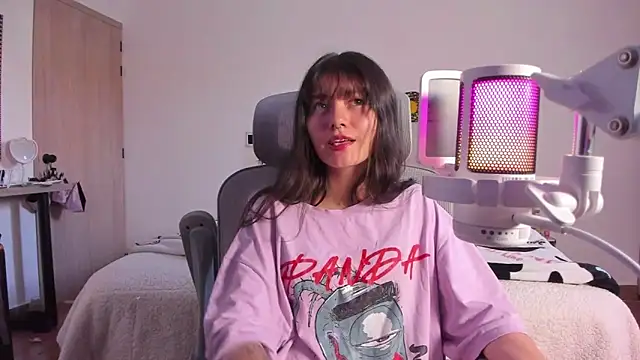 Snapshot of Sakito_Tokio chatting on 10/28/25, 10:12 Sakito Tokio online show from 10/28/25, 10:12