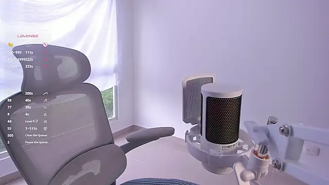 Snapshot of Sakito_Tokio chatting on 12/18/25, 07:42 Sakito Tokio online show from 12/18/25, 07:42