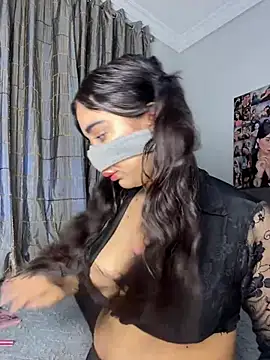 Snapshot of Meryem_Queen chatting on 02/28/26, 01:39 Meryem Queen online show from 02/28/26, 01:39