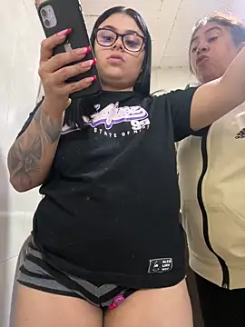 Snapshot of alissonfernandez_ chatting on 09/18/25, 04:20 alissonfernandez online show from 09/18/25, 04:20