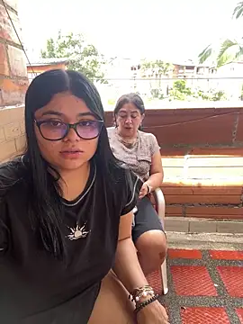 Snapshot of alissonfernandez_ chatting on 10/17/25, 04:20 alissonfernandez online show from 10/17/25, 04:20