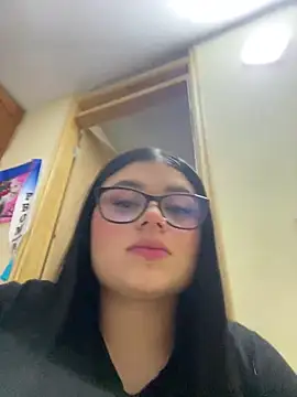 alissonfernandez  online show from 12/18/25, 09:43