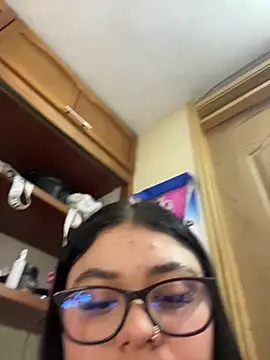 alissonfernandez  online show from 03/04/26, 12:44