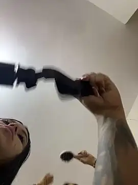Snapshot of alissonfernandez_ chatting on 06/19/26, 11:14 alissonfernandez online show from 06/19/26, 11:14