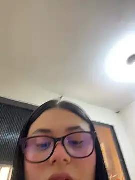 Snapshot of alissonfernandez_ chatting on 07/20/26, 04:09 alissonfernandez online show from 07/20/26, 04:09