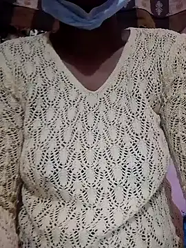 Snapshot of Villageammu18 chatting on 11/24/25, 12:32 Villageammu18 online show from 11/24/25, 12:32