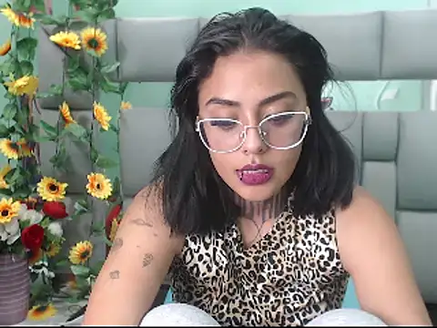 Snapshot of Lovely_celeste chatting on 12/03/24, 09:33 Lovely celeste online show from 12/03/24, 09:33