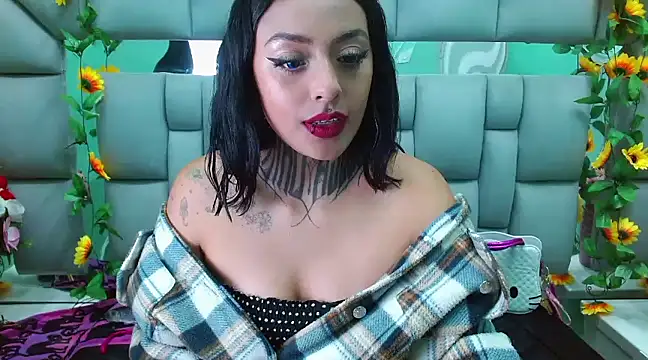 Snapshot of Lovely_celeste chatting on 01/28/25, 03:25 Lovely celeste online show from 01/28/25, 03:25