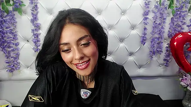 Snapshot of Lovely_celeste chatting on 03/11/25, 06:10 Lovely celeste online show from 03/11/25, 06:10