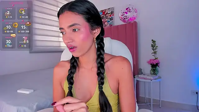 Snapshot of Ninamirley chatting on 12/20/24, 01:43 Ninamirley online show from 12/20/24, 01:43