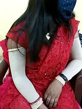 Snapshot of Simran-Kudi chatting on 12/26/24, 04:43 Simran-Kudi online show from 12/26/24, 04:43