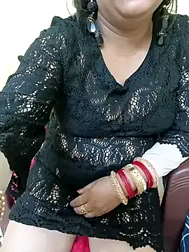 Snapshot of Simran-Kudi chatting on 01/06/25, 08:03 Simran-Kudi online show from 01/06/25, 08:03