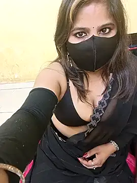 Snapshot of Simran-Kudi chatting on 02/01/25, 11:10 Simran-Kudi online show from 02/01/25, 11:10