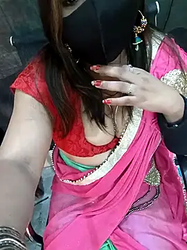 Snapshot of Simran-Kudi chatting on 03/08/25, 08:11 Simran-Kudi online show from 03/08/25, 08:11