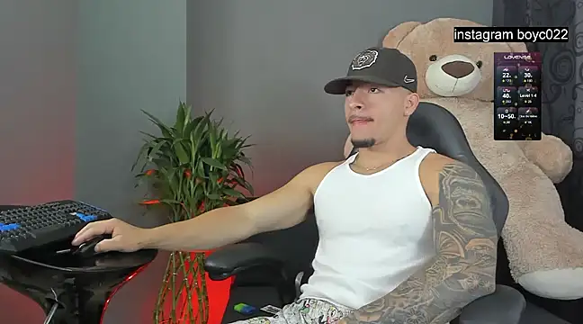 boyc022  online show from 02/17/25, 12:48