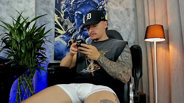 boyc022  online show from 10/13/25, 12:49